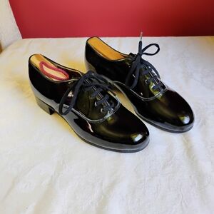 Miss Capezio Black Patent Leather Oxfords!